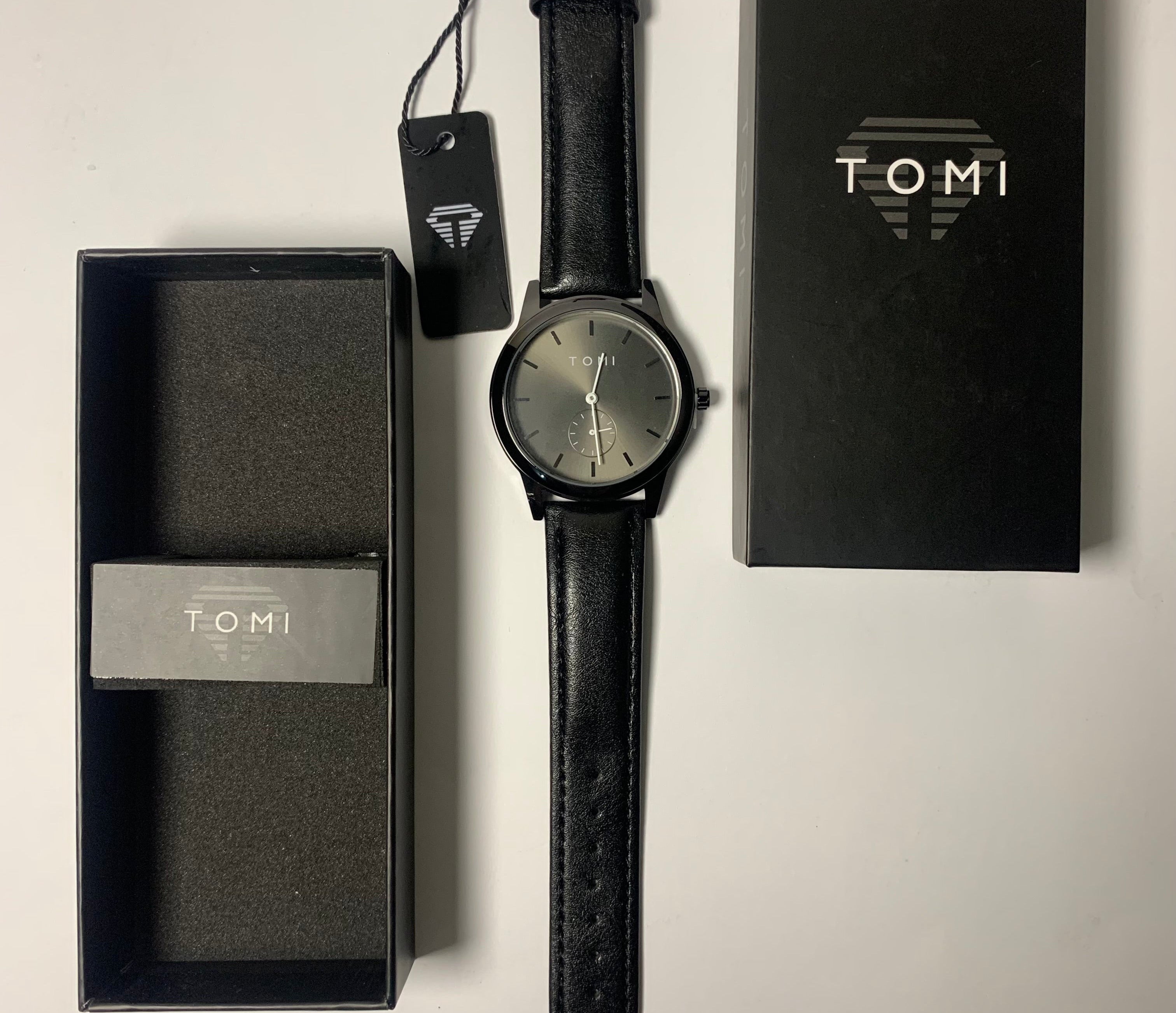 TOMI T-024 Magnet Lock Luxury Watch