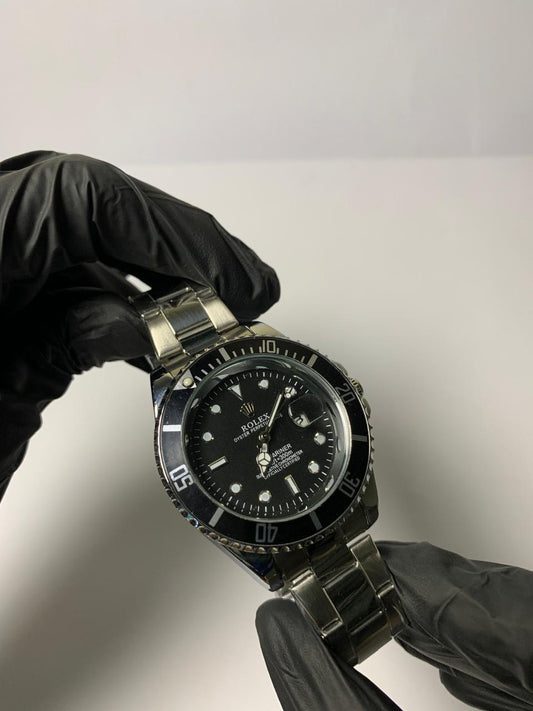 Rolex Submariner black rotating dial with Butterfly Lock