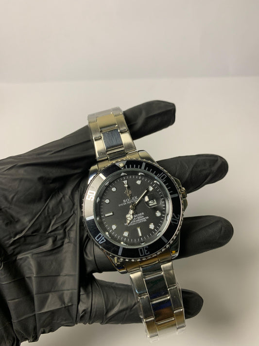 Rolex Submariner black rotating dial with Butterfly Lock