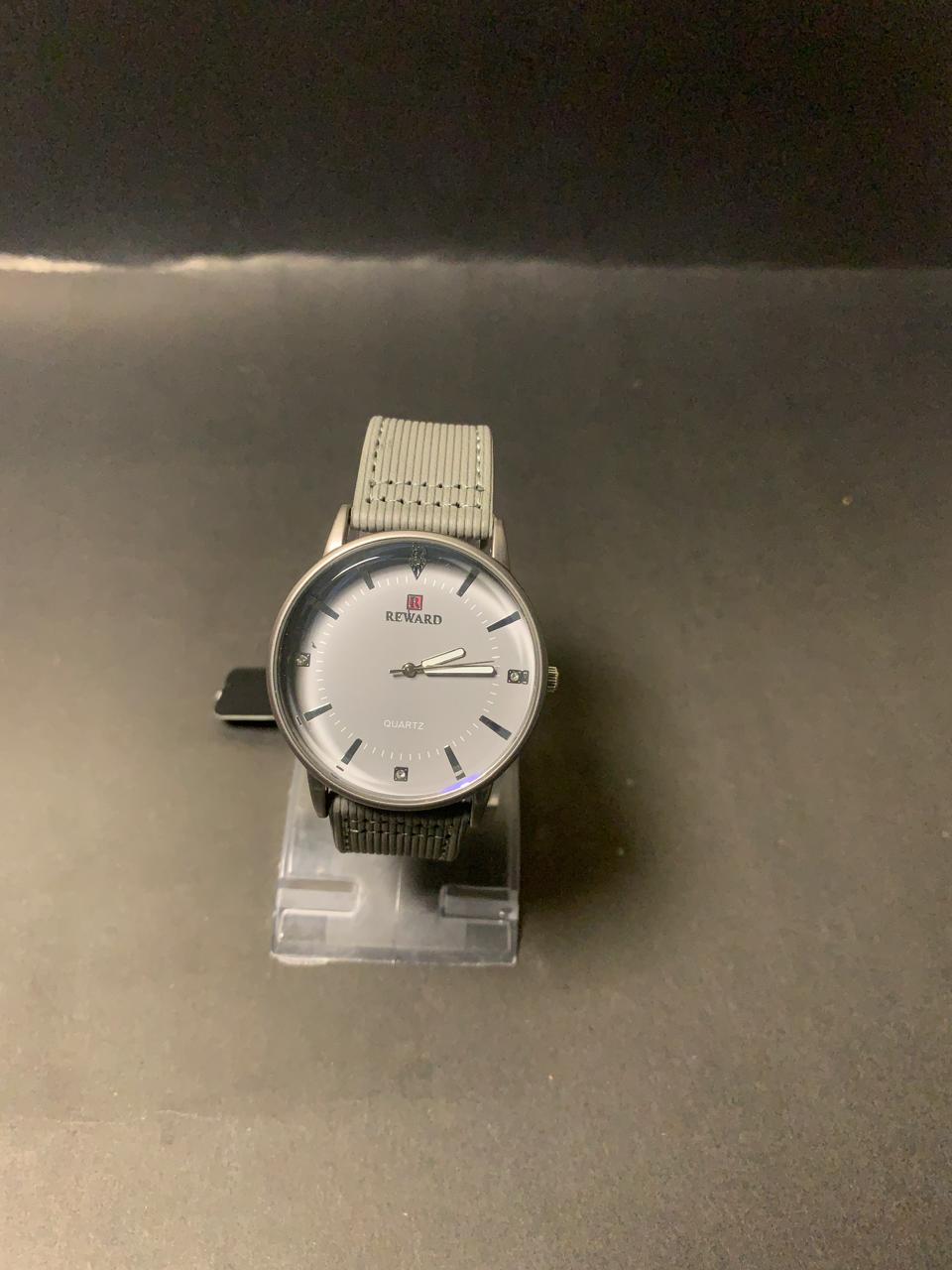 Reward Classic Silver and Comfortable Fabric Strap Watch
