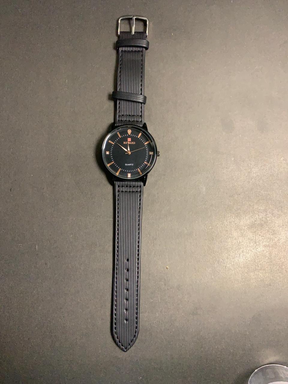 Reward Classic Black and Comfortable Fabric Strap Watch